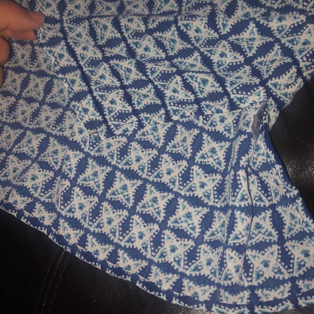 Banana Republic Sheer Blouse - Picture 4 of 6